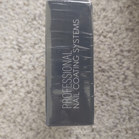 Valéé Professional Nail Coating Systems - Picture 3 of 3